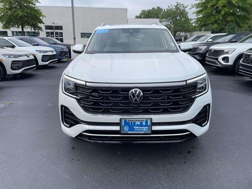Opal White Pearl Effect 2025 Volkswagen Atlas 2.0T SEL Premium R-Line
