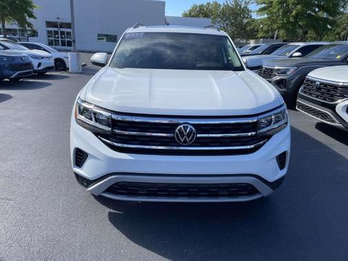 Pure White 2023 Volkswagen Atlas 3.6 SE w/ Technology