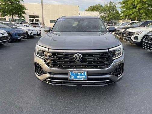 Platinum Gray Metallic 2024 Volkswagen Atlas Cross Sport 2.0T SEL R-Line