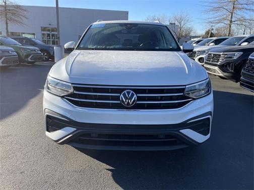 2023 Volkswagen Tiguan 2.0T SE