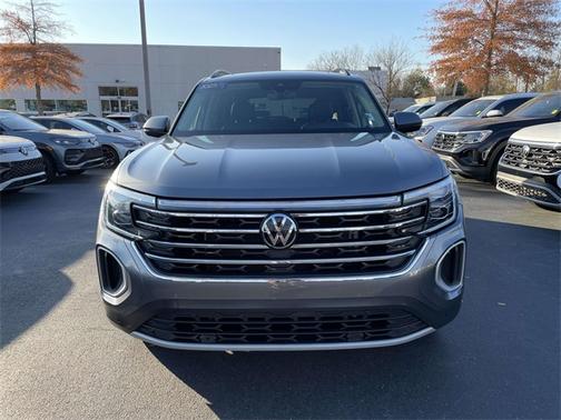 2025 Volkswagen Atlas 2.0T SE w/ Technology