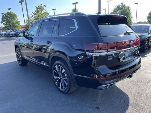 Deep Black Pearl Effect 2026 Volkswagen Atlas 2.0T SEL Premium R-Line