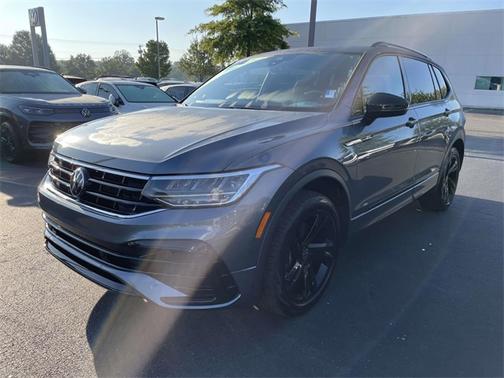 2024 Volkswagen Tiguan 2.0T SE R-Line Black