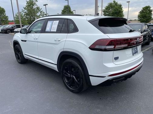Opal White Pearl Effect 2025 Volkswagen Atlas Cross Sport 2.0T SEL R-Line Black