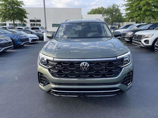 Avocado Green Pearl 2026 Volkswagen Atlas 2.0T SEL Premium R-Line