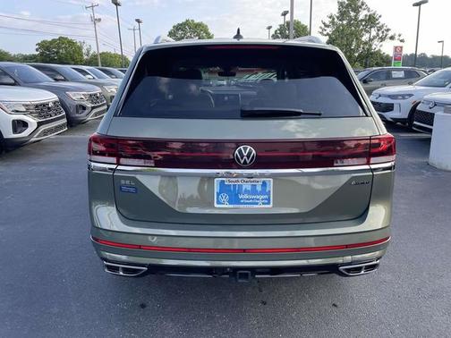 Avocado Green Pearl 2026 Volkswagen Atlas 2.0T SEL Premium R-Line