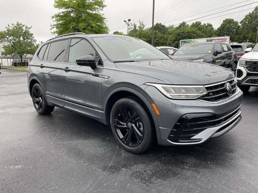 Platinum Gray Metallic 2023 Volkswagen Tiguan 2.0T SE R-Line Black