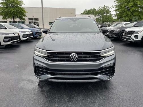 Platinum Gray Metallic 2023 Volkswagen Tiguan 2.0T SE R-Line Black