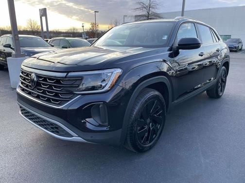 2025 Volkswagen Atlas Cross Sport 2.0T SE w/ Technology