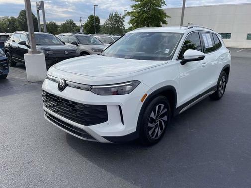 Pure White 2026 Volkswagen Tiguan 2.0T S