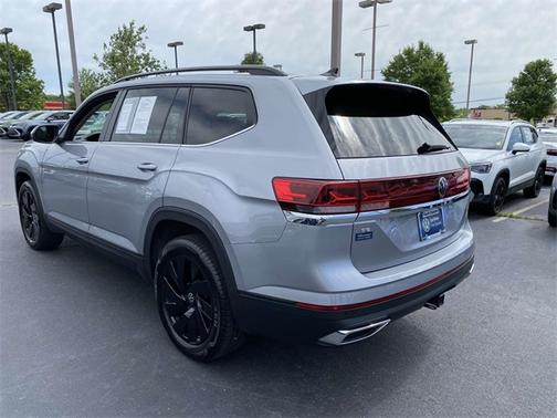 2024 Volkswagen Atlas 2.0T SE w/ Technology