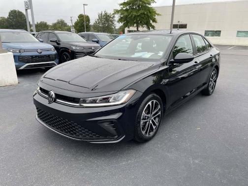 Deep Black Pearl Effect 2025 Volkswagen Jetta 1.5T Sport
