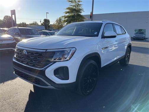 2025 Volkswagen Atlas Cross Sport 2.0T SE w/ Technology