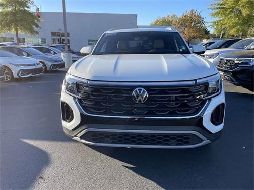 2025 Volkswagen Atlas Cross Sport 2.0T SE w/ Technology