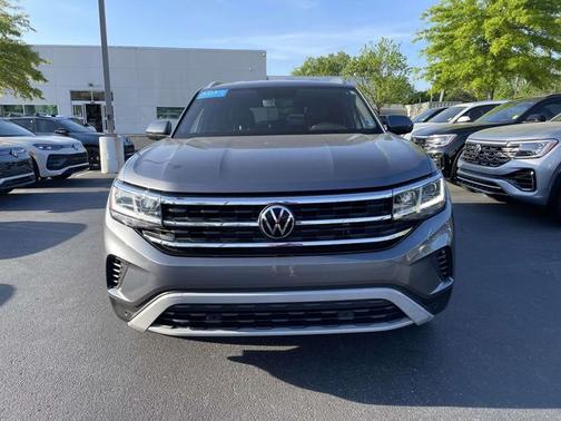 Platinum Gray Metallic 2023 Volkswagen Atlas Cross Sport 3.6 V6 SE w/ Technology