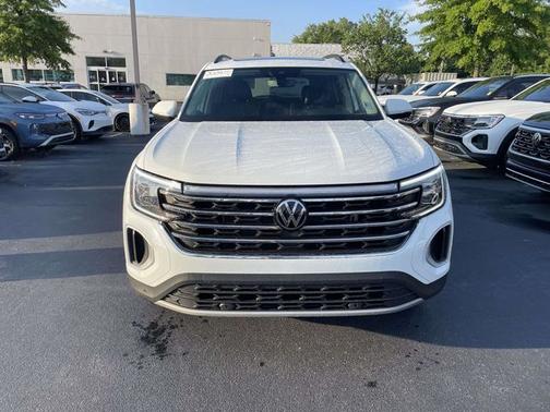 Pure White 2024 Volkswagen Atlas 2.0T SE w/ Technology