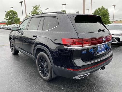 2025 Volkswagen Atlas 2.0T SE w/ Technology