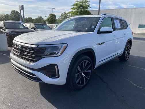 Opal White Pearl Effect 2025 Volkswagen Atlas 2.0T SEL Premium R-Line