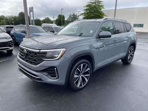 Pure Gray 2025 Volkswagen Atlas 2.0T SEL Premium R-Line