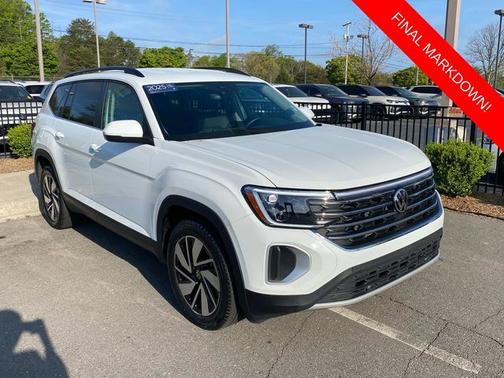 Pure White 2025 Volkswagen Atlas 2.0T SE w/ Technology