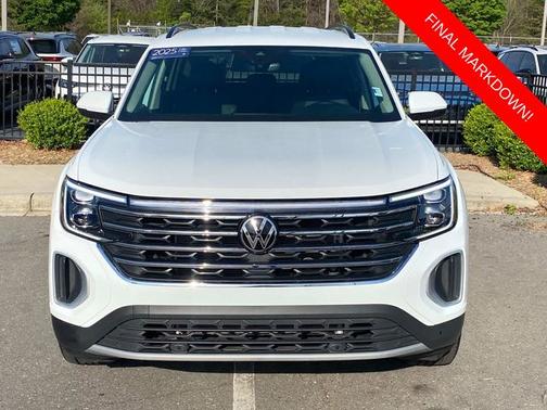 Pure White 2025 Volkswagen Atlas 2.0T SE w/ Technology