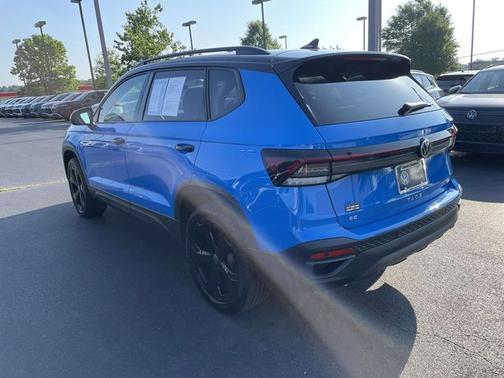 Cornflower Blue W/Black Roof 2025 Volkswagen Taos 1.5T SE Black