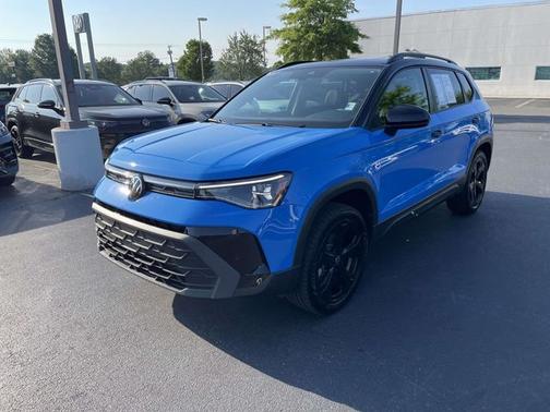 Cornflower Blue W/Black Roof 2025 Volkswagen Taos 1.5T SE Black