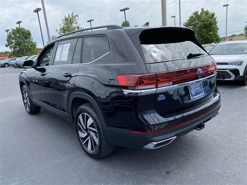 2024 Volkswagen Atlas 2.0T SE w/ Technology