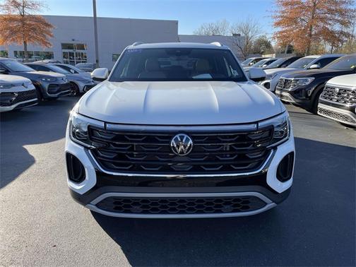 2025 Volkswagen Atlas Cross Sport 2.0T SE w/ Technology