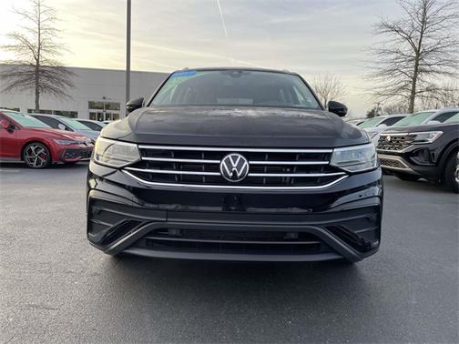 2023 Volkswagen Tiguan 2.0T SE