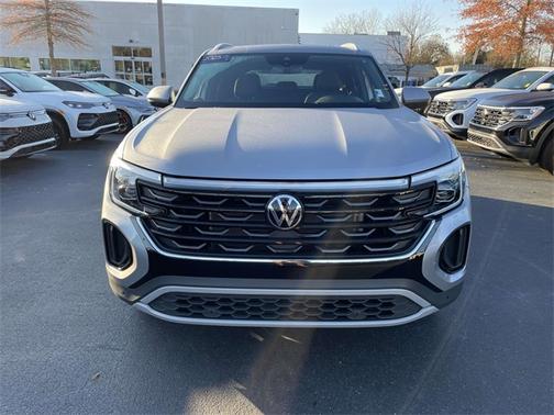 2025 Volkswagen Atlas Cross Sport 2.0T SE w/ Technology