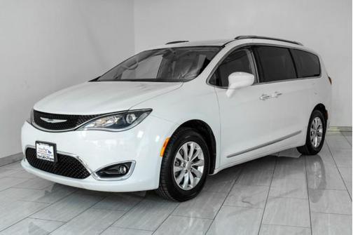 2018 Chrysler Pacifica Touring-L