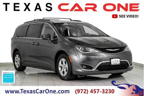 2017 Chrysler Pacifica Hybrid Premium