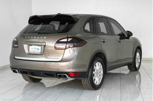 Meteor Gray Metallic 2014 Porsche Cayenne Platinum Edition