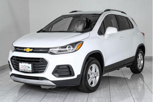 Summit White 2017 Chevrolet Trax LT