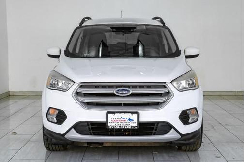 Oxford White 2018 Ford Escape SE