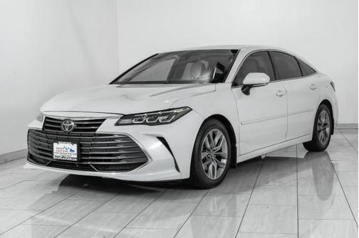 Wind Chill Pearl 2019 Toyota Avalon XLE