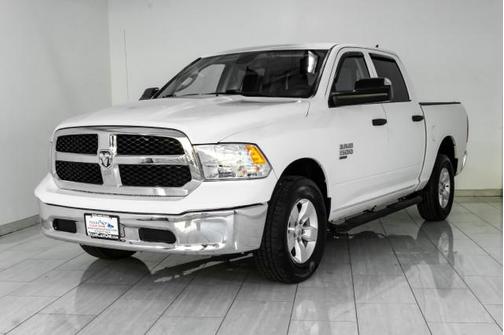 Bright White Clearcoat 2023 RAM 1500 Classic SLT