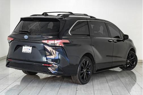 2022 Toyota Sienna XSE 7 Passenger
