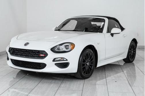 Bianco Gelato White 2017 FIAT 124 Spider Base