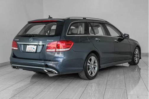 2014 Mercedes-Benz E-Class 4MATIC SPORT PKG PREMIUM PKG LANE TRACKING PKG BLIND SPOT NAVIGATION THIRD ROW SEAT