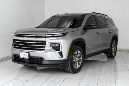 Sterling Gray Metallic 2025 Chevrolet Traverse LT