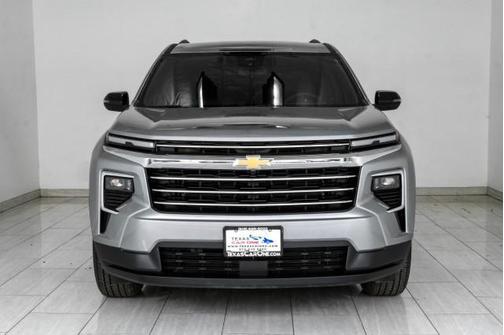 Sterling Gray Metallic 2025 Chevrolet Traverse LT