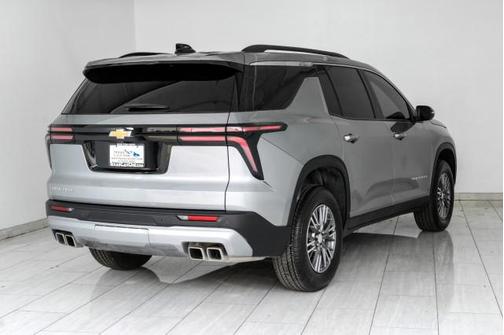 Sterling Gray Metallic 2025 Chevrolet Traverse LT
