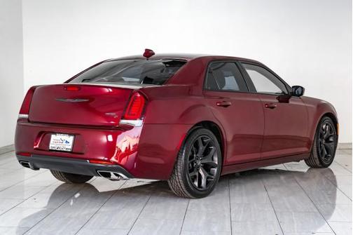 2022 Chrysler 300 C