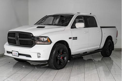 Bright White Clearcoat 2017 RAM 1500 NIGHT EDITION CREW CAB 4WD 5.7L HEMI AUTOMATIC REAR CAMERA KEYLESS START TOW HITCH RUNNING BOARDS