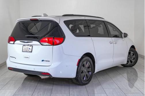 2019 Chrysler Pacifica Hybrid Limited