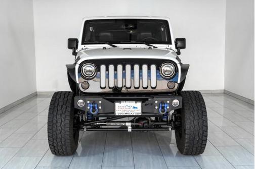 Bright White Clearcoat 2016 Jeep Wrangler Unlimited Sahara