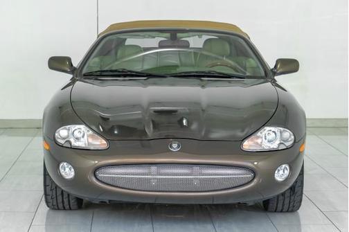 2001 Jaguar XK8 AUTOMATIC LEATHER HEATED SEATS REAR PARKING SENSORS CRUISE CONTROL ALLOY WHEELS