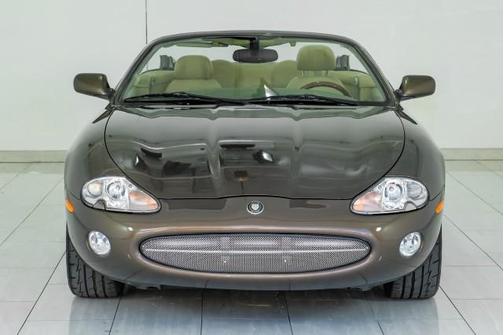 2001 Jaguar XK8 AUTOMATIC LEATHER HEATED SEATS REAR PARKING SENSORS CRUISE CONTROL ALLOY WHEELS